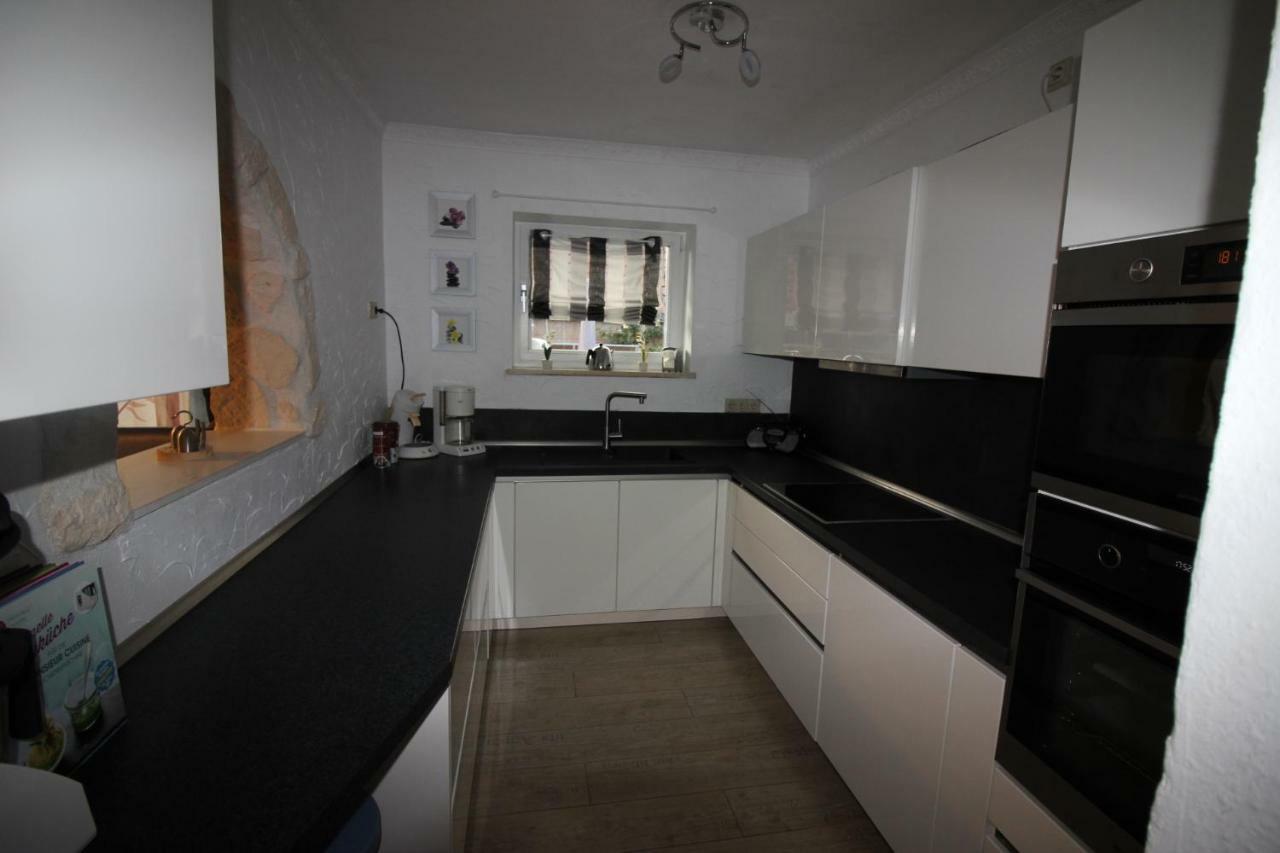 Haus Abbi, Ferienwohnung Mit Schwimmbad Hage 外观 照片
