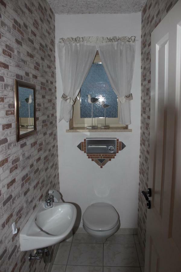 Haus Abbi, Ferienwohnung Mit Schwimmbad Hage 外观 照片