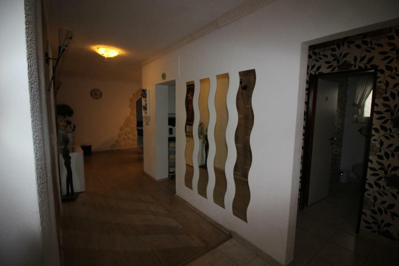 Haus Abbi, Ferienwohnung Mit Schwimmbad Hage 外观 照片
